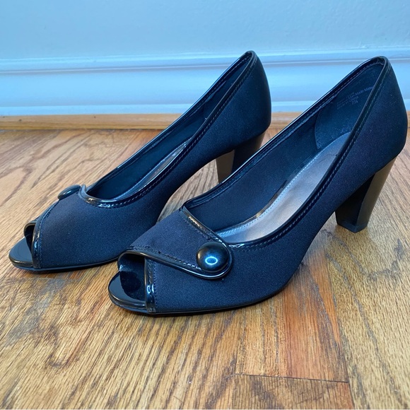 Abella Shoes Guc Womens Size 75 Abella Black Peeptoe Heels Pumps With Patent Trim Poshmark